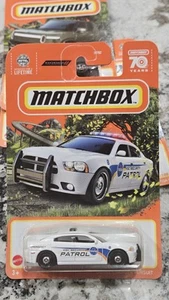 2022 MATCHBOX - DODGE CHARGER PURSUIT 86/100 - 1:64 - Picture 1 of 3