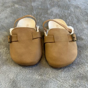 Old Navy Baby Clogs 12-18 Months Beige Faux Fur Lined Buckle Slingback Shoes - Picture 1 of 6