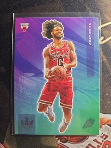 Panini Court Kings Coby White #175 2019-20 novato radiocontrol nivel 4 IV SSP estuche golpeado - Imagen 1 de 2