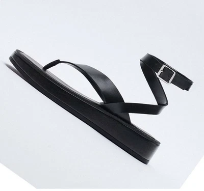 Sandalias planas de cuero negras Zara talla 39 EE. UU. 8 Foto 1 de 3