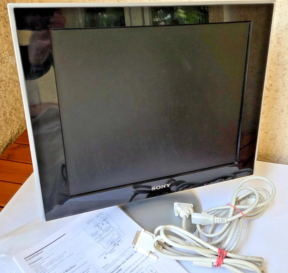 Monitor 17zoll SONY SDM - HS 74 - Bild 1 von 4