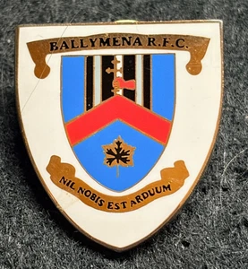 BALLYMENA R.F.C. INSIGNIA PIN CLUB DE FÚTBOL RUGBY UNION - Imagen 1 de 3