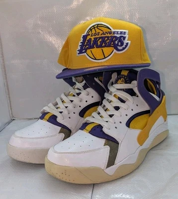 Limited Edition Nike Air Flight Huarache Sneaker Size 10 & Mitchell-Ness L.A Cap - Image 1 of 4