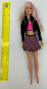 Barbie Fashion Fever Ready To Rock Out M9321 Rockstar Puppe Pink Streak - Bild 1 von 3