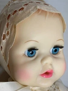 Trink und Nass Puppe mit Flasche Ideal Toys 1971 Hartkörper Kleid Haube Bloomers - Bild 1 von 12