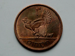 1968 IRELAND Coin - 1 Penny - AU+ toned-lustre - hen & baby chicks - Celtic harp - Picture 1 of 2