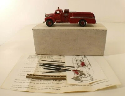 DMC USA N° 300 MACK B Kit Di Primo Soccorso Per Vigili Del Fuoco Montato 13 Cm - Immagine 1 di 4