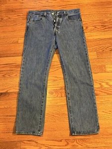Levi’s 501 gerade Passform Herren 32 x 30 Knopfleiste Medium Wash Denim Jeans - Bild 1 von 6