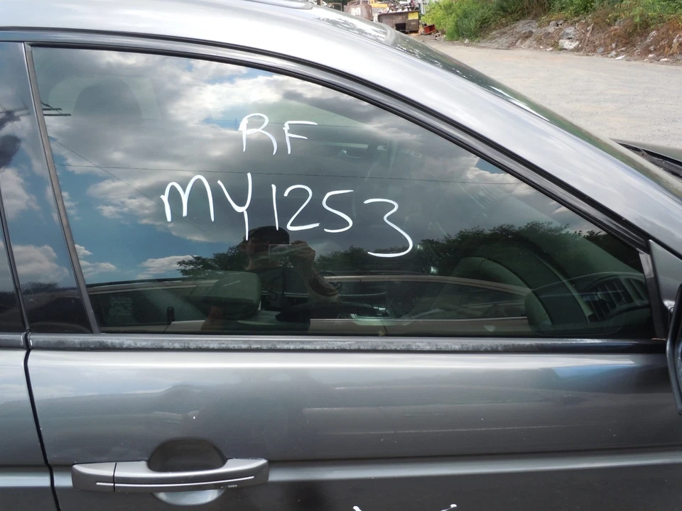 2004 2005 Acura TL Front Door Window Glass Passenger Right RH OEM US Market - Image 1 of 1