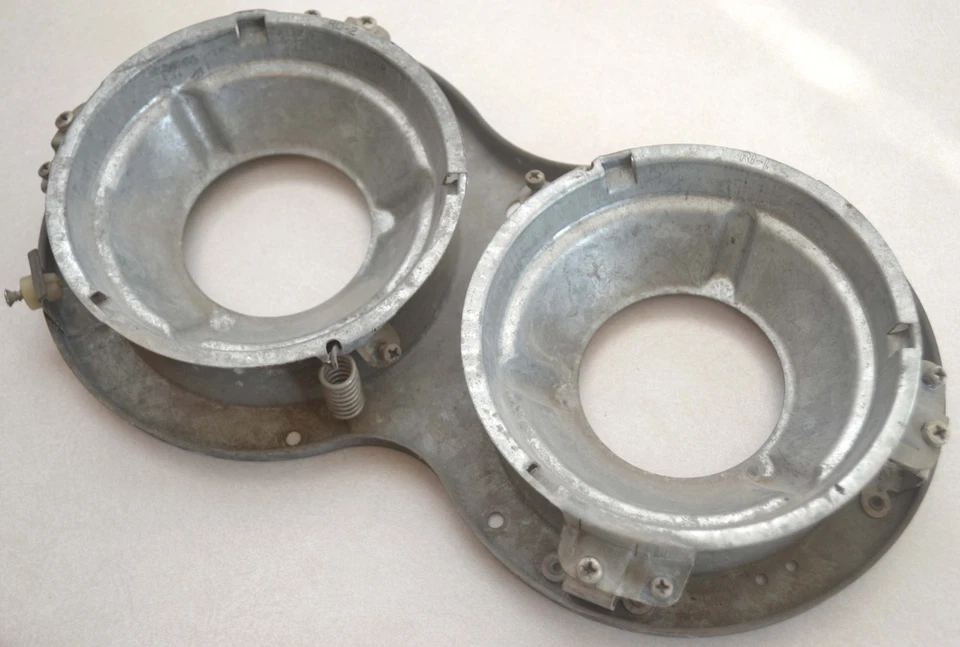 Lámpara de faro derecho Plymouth 1959 carcasa montaje en cubo, Belvedere Savoy Fury Foto 1 de 4