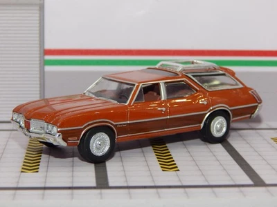 Oldsmobile Vista Cruiser Wagon 1972 naranja quemado leñoso 1/64 réplica diorama Foto 1 de 4