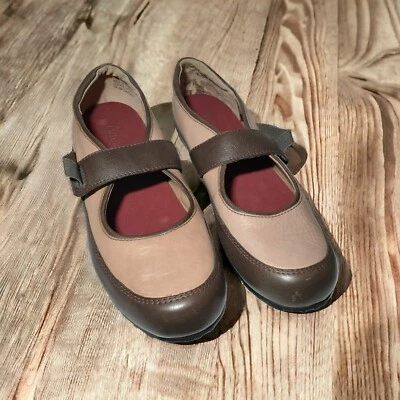 Clarks Artisan туфли Mary Jane плоскостях комфорта туфли двухцветный желтовато-коричневый коричневый кожаный 9 - Изображение 1 из 4