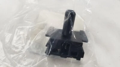 Nuevo soporte inferior derecho radiador Jeep Cherokee Chrysler 300 68225124AB Foto 1 de 4