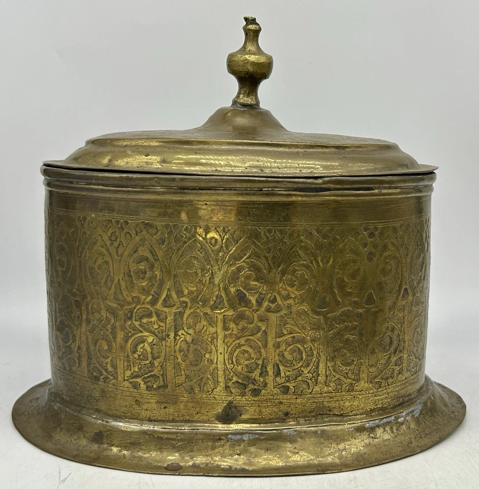 Carrito de té antiguo anglo indio ovalado de latón Foto 1 de 4