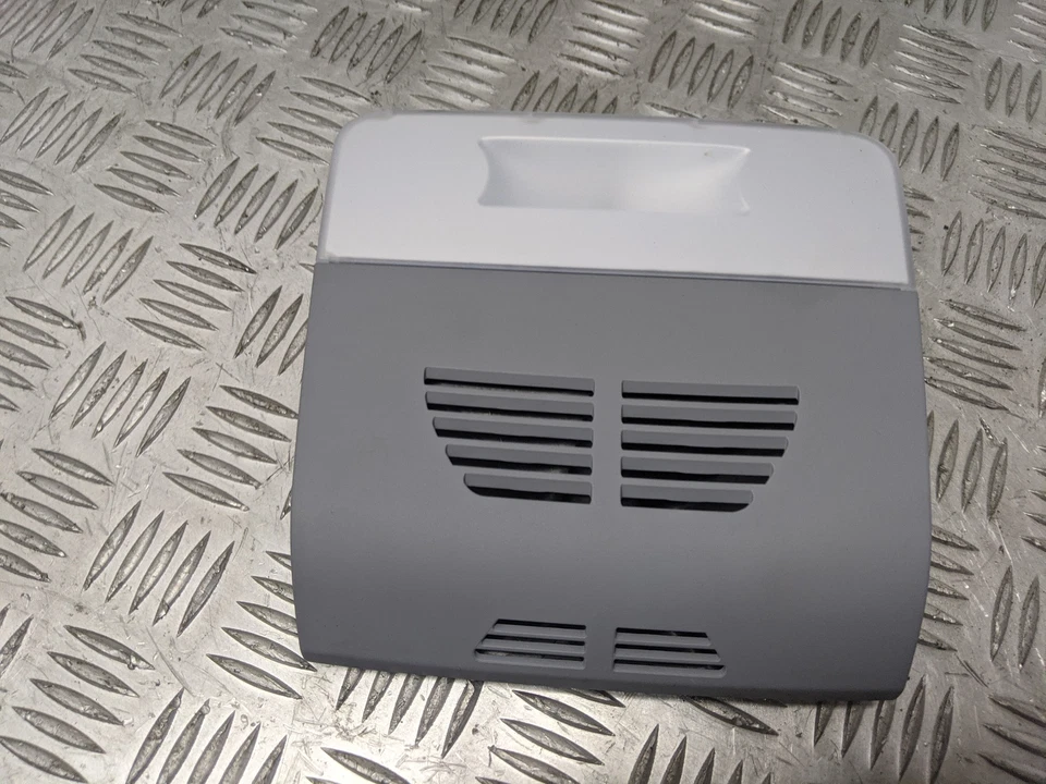 Luz interior trasera bmw 118i se e81 3 puertas escotilla 2010 9200943 Foto 1 de 3