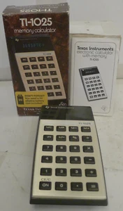 Texas Instruments TI-1025 Calculator with Memory + Box & Manual - TESTED WORKS - Picture 1 of 14