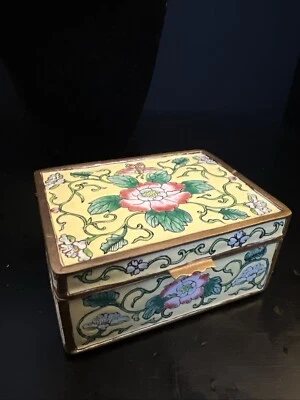 Amarillo Antiguo Qing Chino Bronce Cantonés Esmalte Caja Bisagras Estilo Familia Rosa Foto 1 de 4