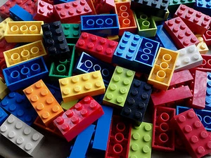 LEGO BRICKS 2x4 VARIOUS MIXED COLOURS 100 NEW BUNDLE JOBLOT - Picture 1 of 1