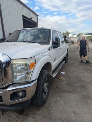 Trunk/Hatch/Tailgate With Tailgate Step Fits 13-16 FORD F250SD PICKUP 2382686 Foto 1 de 4