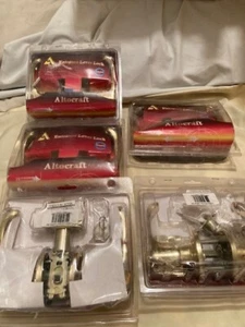 NEW (OPEN BOX) WHOLESALE LOT OF 5 SHINY BRASS /GOLD KEYED ENTRY LEVER DOOR LOCKS - Picture 1 of 6