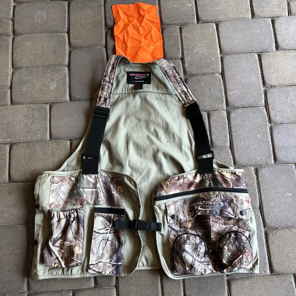 Whitewater Realtree Pro Series ap Camo Duck Turkey Hunting Gun Vest XL/XXL - Image 1 of 4