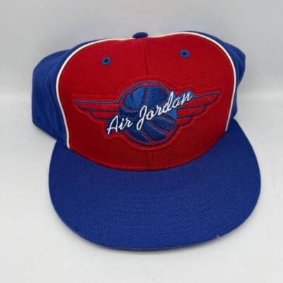 Gorra ajustada Air Jordan Wings 7 1/8 Jumpman para hombre Foto 1 de 4