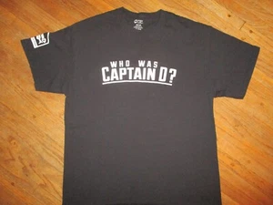 WHO WAS CAPTAIN D? T SHIRT Seafood Kitchen Fast Food Restaurant Adult LARGE - Picture 1 of 3