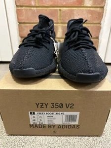 BRANDNEU Yeezy Boost 350 V2 Onyx Größe UK 7,5 - Bild 1 von 7