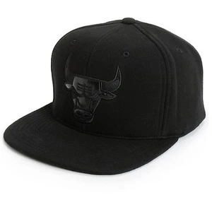 Mitchell & Ness NBA Chicago Bulls Team Logo Classic Blacked Out Fitted Cap Hat - Picture 1 of 5