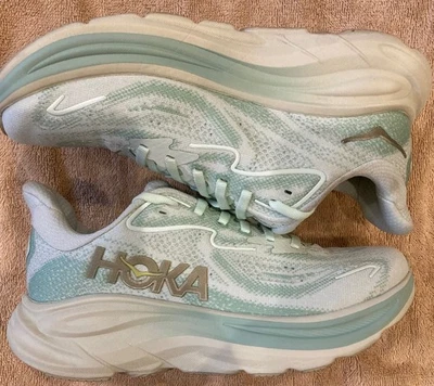 Nuevo Hoka Clifton 10, para mujer talla 6B, SeaFoam con detalles plateados y blancos Foto 1 de 4