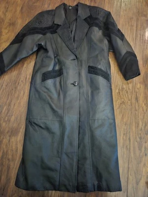 Gabardina de cuero Jacqueline Ferrar para mujer pequeña negra con detalles de gamuza Foto 1 de 4