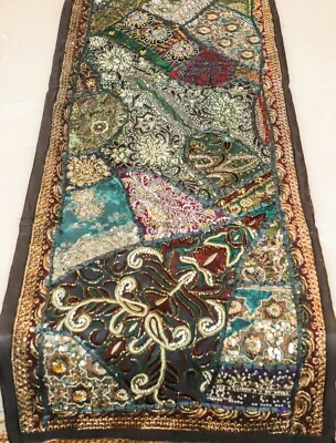 Camino de pared / mesa exótico con cuentas indias hecho a mano.  14x72, 20x60  Foto 1 de 2