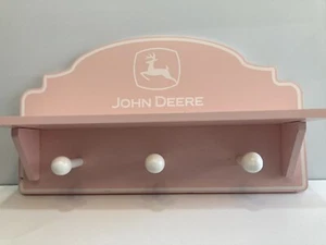 John Deere Estante Madera Rosa Decorativo Habitación Niñas 16" x 9" KidKraft - Imagen 1 de 3