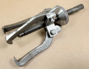 Vintage PROTO 3 Arm Bearing Puller Bracket 4071, 4066 Arms 4022 Bolt 4063 - Picture 1 of 17
