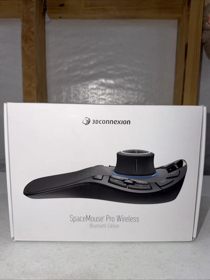 3Dconnexion SpaceMouse Pro Wireless Bluetooth Edition 3DX700119 - Image 1 of 4