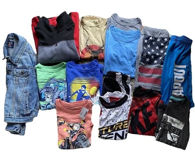Lote de ropa para niños talla 5/6 camisetas chaqueta vaquera Foto 1 de 4