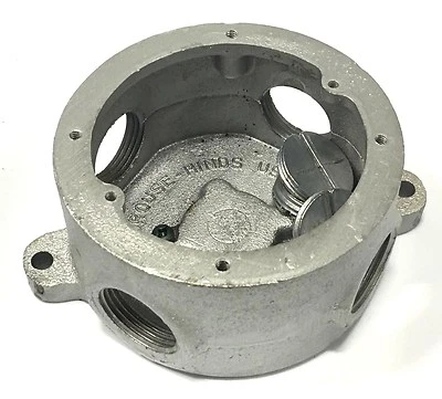 GRFX329 Crouse-Hinds 1-INCH TAP-SIZE 3-1/16-INCH INSIDE DEPTH IRON 4 HUBS 3 PLUG