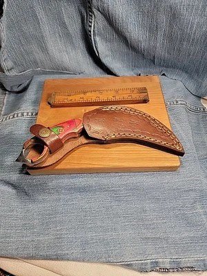 Cuchillo de hoja fija Karambit Damasco con interruptor de vidrio con funda de cuero Foto 1 de 4