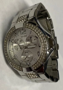 Damen Guess Kalender Uhr Glitzer Lünette silberfarben schöne Uhr neue Batterie - Bild 1 von 10