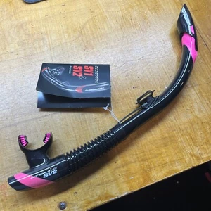 Atomic SV2 Snorkel Semi-Seco - Negro/Rosa - Buceo y Buceo Libre - Imagen 1 de 7