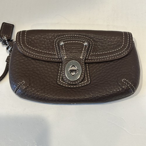 Autentico bracciale in pelle marrone COACH legacy top con cerniera tascabile con chiusura a chiave In perfette condizioni