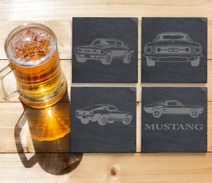 Mustang Fastback 1967 pizarra posavasos juego de 4 personalizados grabados con láser cuadrados de 4 pulgadas - Imagen 1 de 9