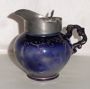 Antiker fließender blauer Labelle Sirup mit Zinndeckel ~ Wheeling Pottery La Belle ~ schön - Bild 1 von 8