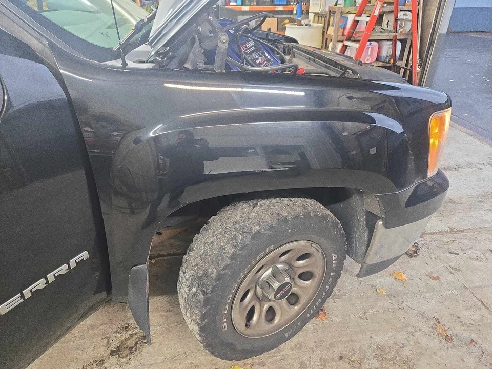 Fender GMC SIERRA 1500 Right 07 08 09 10 11 12 13 Foto 1 de 2