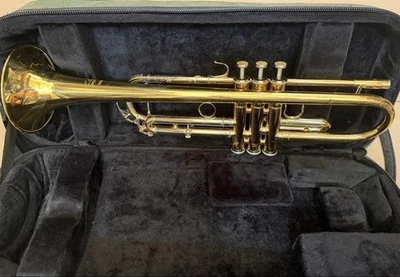 YAMAHA YTR-850 Trompete gebraucht mit Halbhartschalenkoffer - Bild 1 von 4