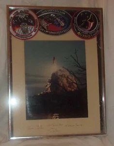 FOTO DE COLECCIÓN DEL TRANSBORDADOR ESPACIAL FIRMADA CON 3 PARCHES DE MISIÓN MUY BUEN ESTADO - Imagen 1 de 3