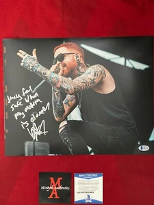 ¡FOTO FIRMADA MATTY MULLINS 11x14! ¡MEMPHIS MAY FIRE! ¡BECKETT! ¡REHECHO EN MISERIA! - Imagen 1 de 4