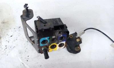 2016 Jeep Grand Cherokee Suspension Pump Junction Box - Image 1 of 4