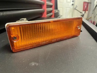 87-90 USDM OEM Nissan Sentra B12 intermitente delantero luz montaje lámpara IKI 3197 Foto 1 de 4