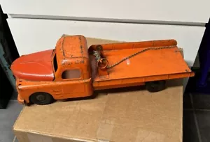 Vintage 1950s Structo Toys Orange Flatbed Tow Truck w/ Ramp Pressed Steel Chain - Picture 1 of 19